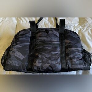 VICTORIAS SECRET large duffle bag